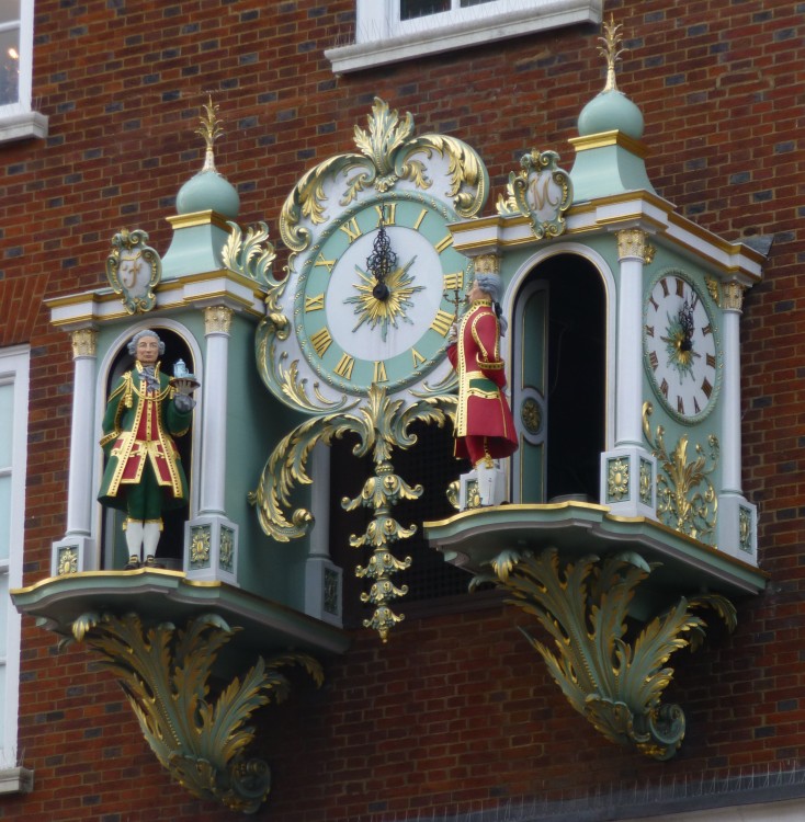 Back in Piccadilly - Fortnum and Masons' clock struck 12 just as we were passing